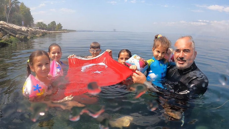 BAŞKAN YILDIRIM BÜYÜK ZAFER’İN 100. YIL DÖNÜMÜNÜ SU ALTINDA KUTLADI