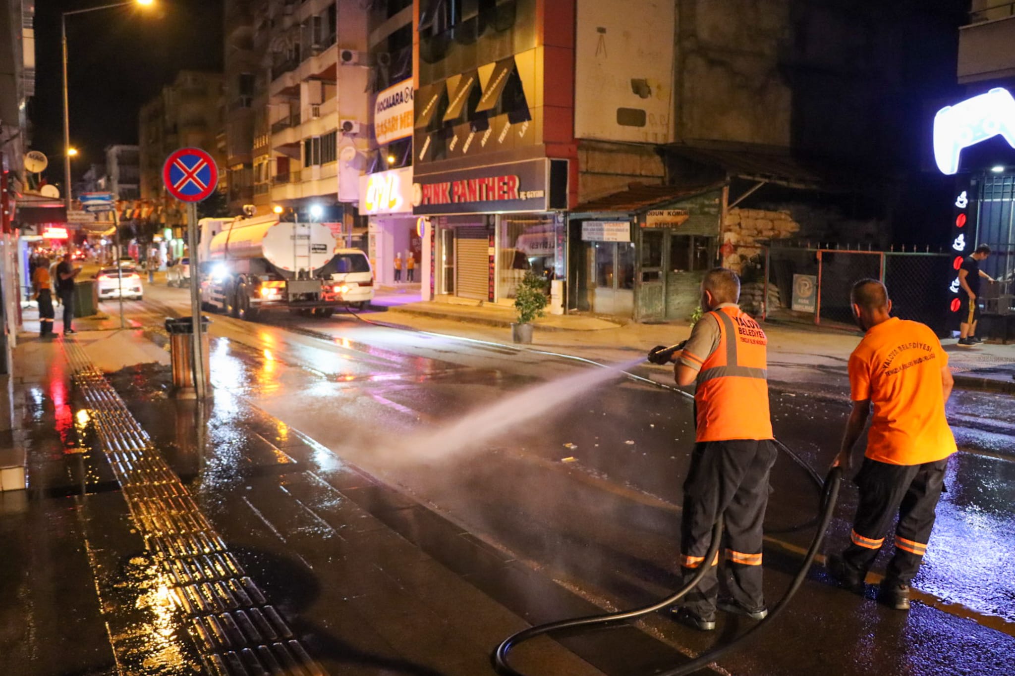 YALOVA BELEDİYESİ’NDEN BOYDAN BOYA TEMİZLİK