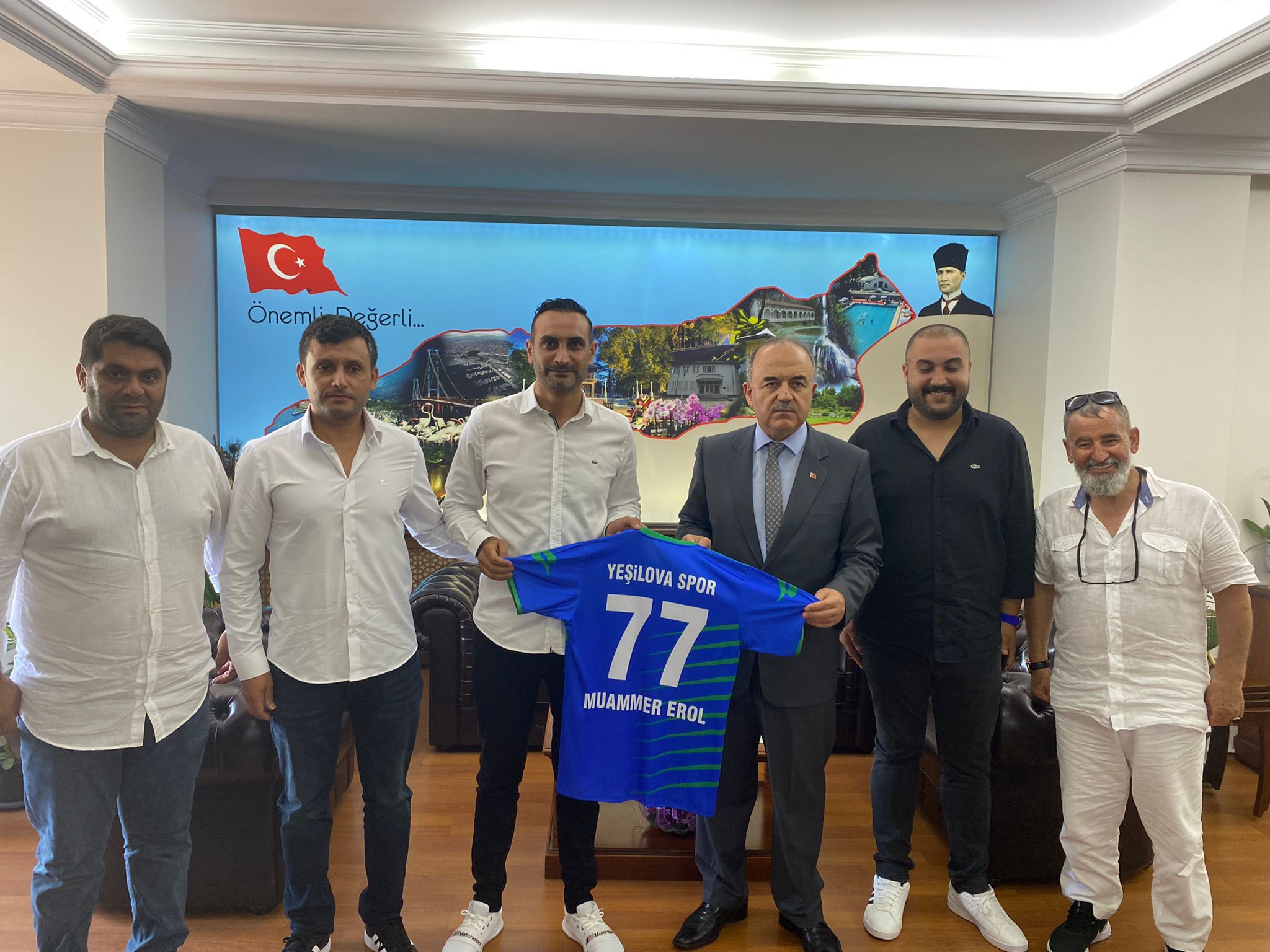YEŞİLOVA SPOR YÖNETİMİ, VALİ EROL’U ZİYARET ETTİ