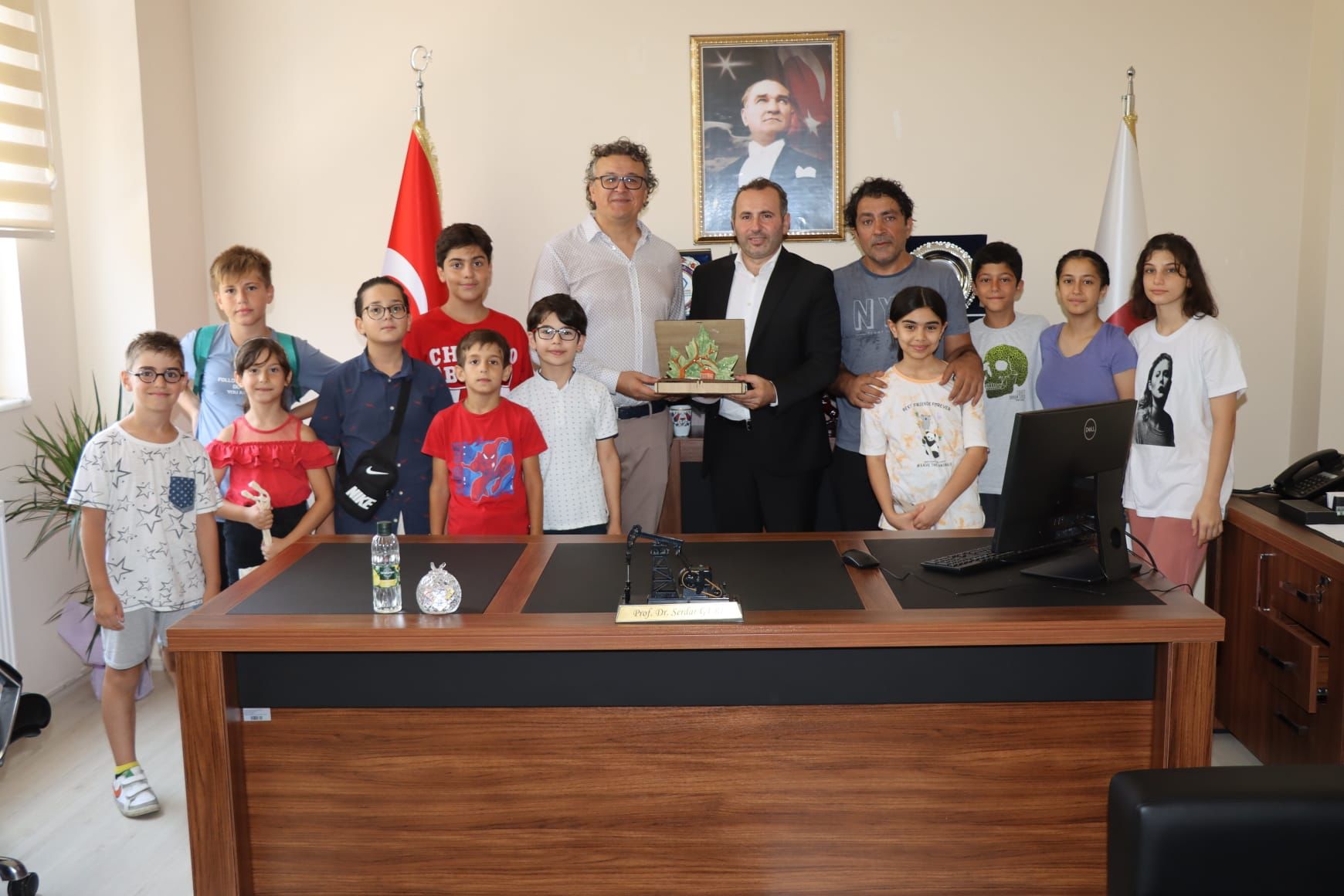 BAŞKAN VEKİLİ TUTUK, DEKAN PROF. DR. SERDAR GERİ’Yİ ZİYARET ETTİ