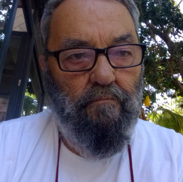 ATAMIZIN KEMİKLERİ SIZLIYOR