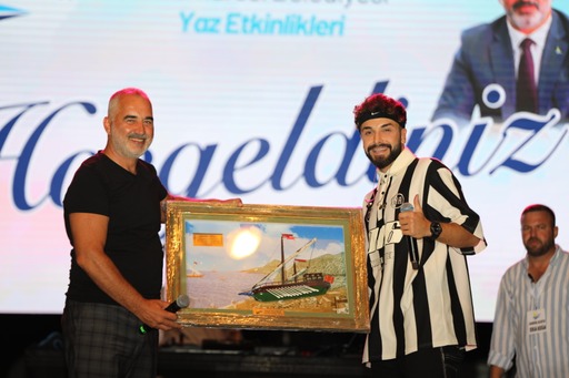 SEFO KARAMÜRSEL’DE BİNLERCE GENÇ İLE BULUŞTU