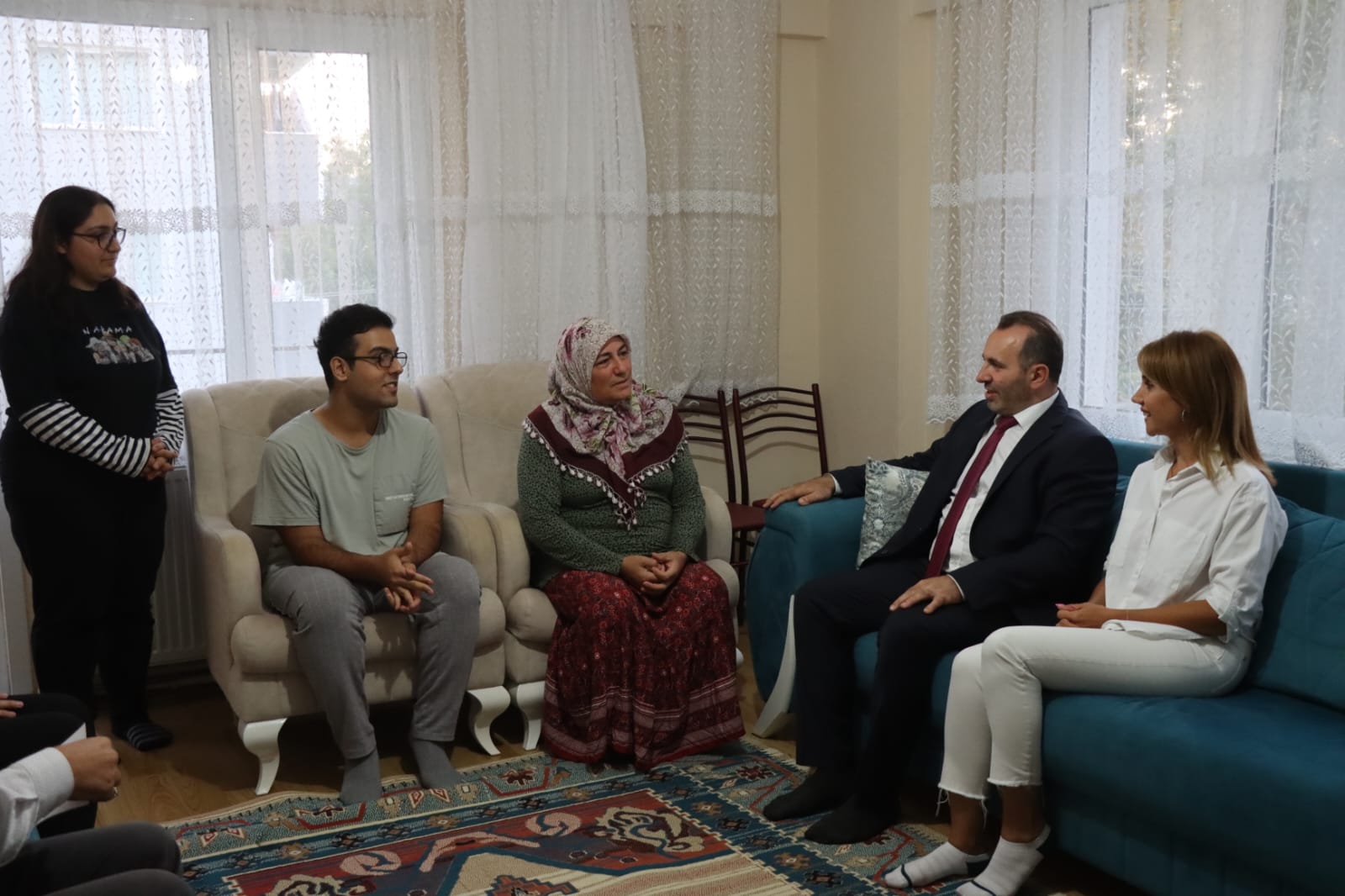 BAŞKAN VEKİLİ TUTUK VE EŞİ EV ZİYARETLERİNE DEVAM EDİYOR