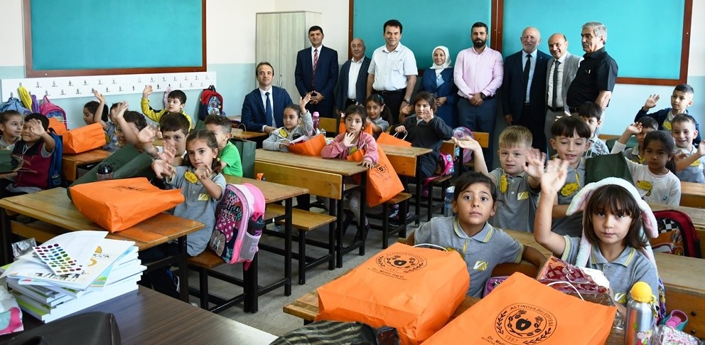 KIRTASİYELER BAŞKAN AMCA’DAN