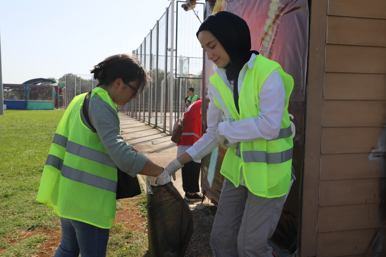 YALOVA BELEDİYESİ’NDEN DÜNYA TEMİZLİK GÜNÜNE FARKINDALIK