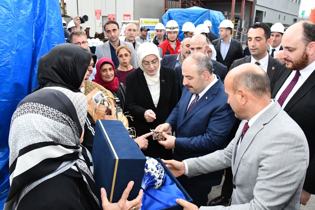 BAKAN VARANK ALTINOVA’DA TEMASLARDA BULUNDU
