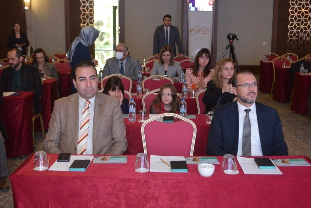 PROF. DR. ARICA, AFYON PEDİATRİ SEMPOZYUMUNA KATILDI