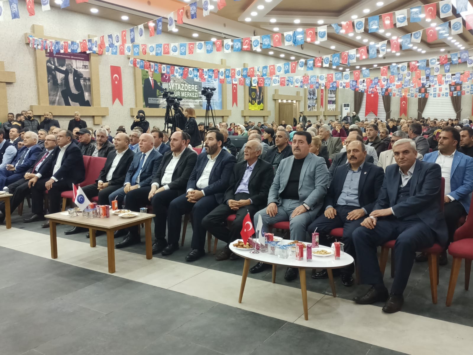 AŞIKLAR BULUŞMASINA YOĞUN İLGİ