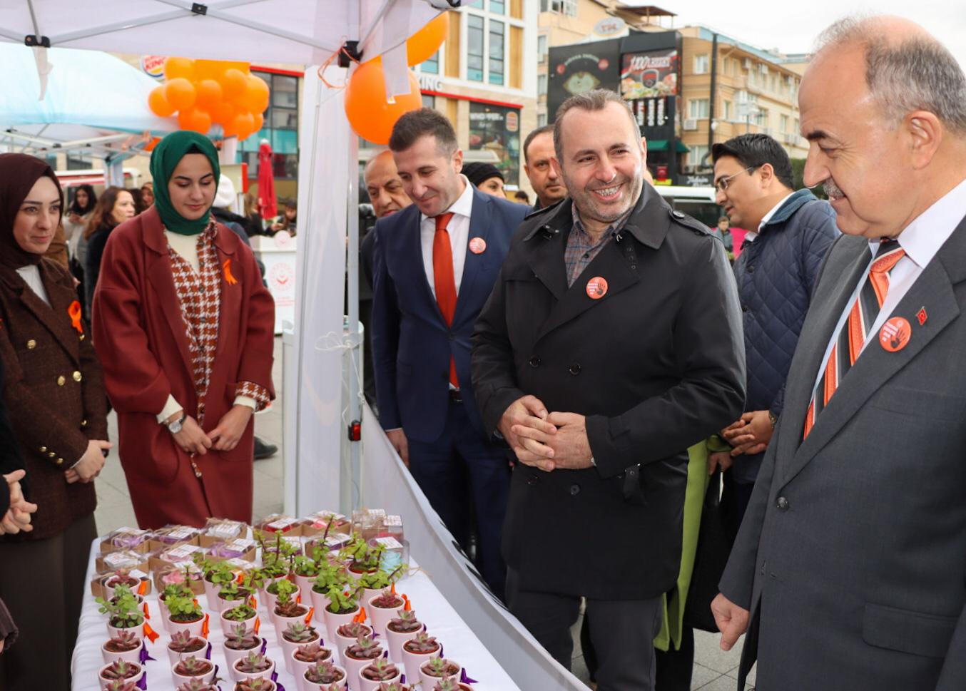 ‘KADINA YÖNELİK ŞİDDETE KARŞI’ FARKINDALIK YARATAN ETKİNLİK