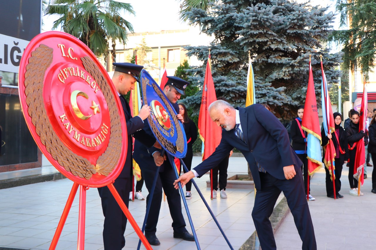 ATATÜRK, 10 KASIM’IN 84. YILDÖNÜMÜNDE ÇİFTLİKKÖY’DE ANILDI
