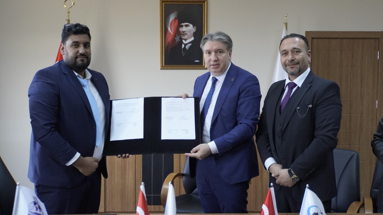 ÜNİVERSİTEDE ULUSLARARASI ANLAŞMA