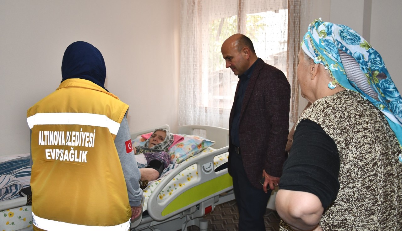 ORAL, İLÇEDE YAŞAYAN YAŞLILARI EVLERİNDE ZİYARET ETTİ