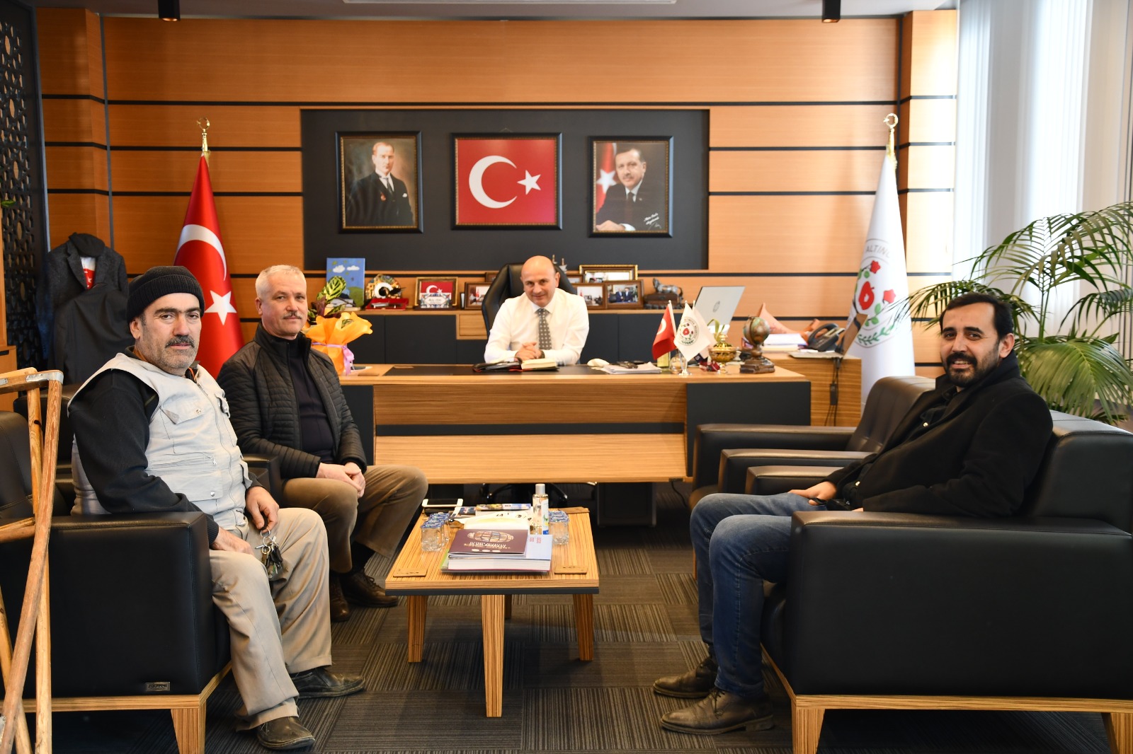 ORAL, MUHTARLARLA BULUŞTU