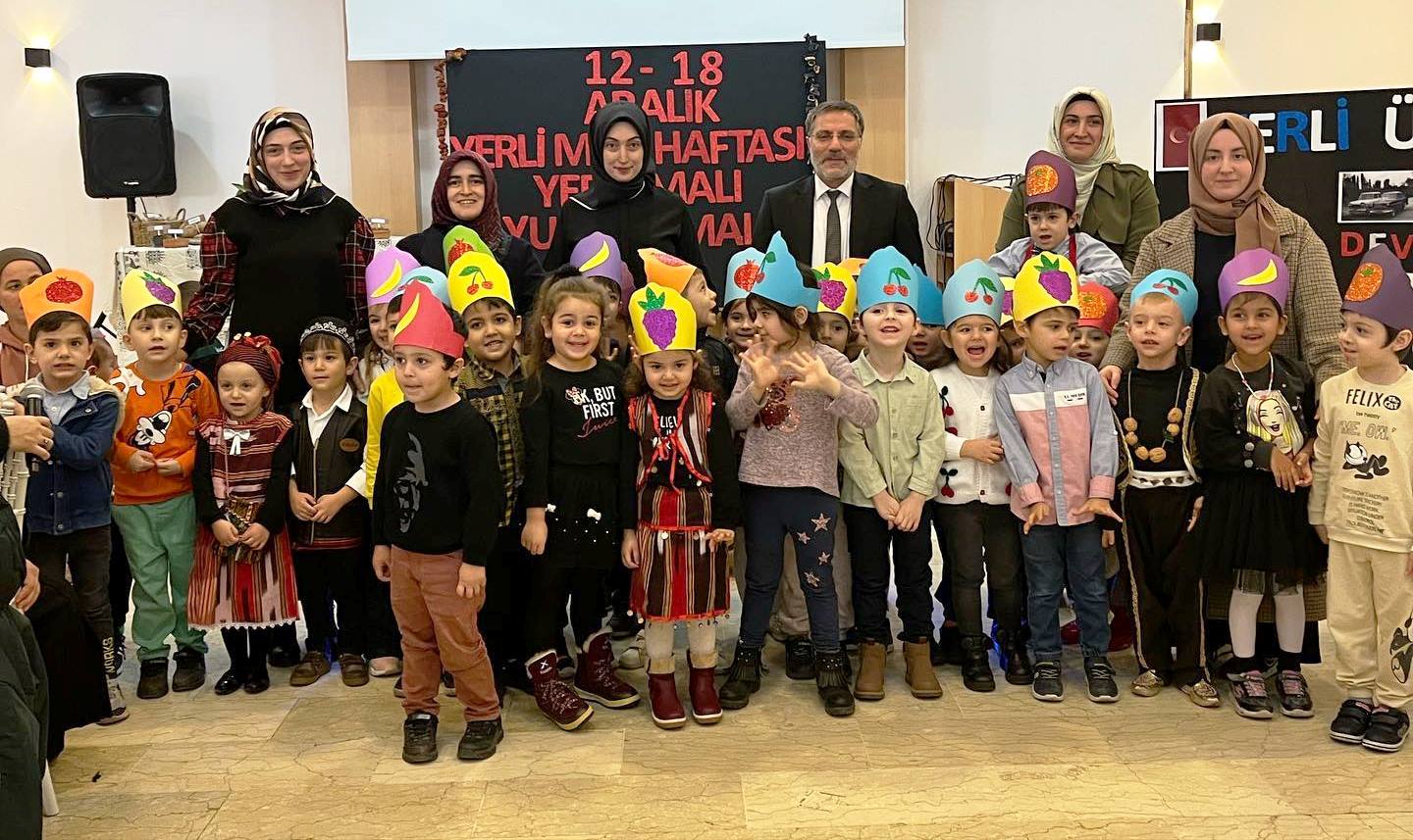 MİNİKLERDEN RENKLİ YERLİ MALI KUTLAMASI