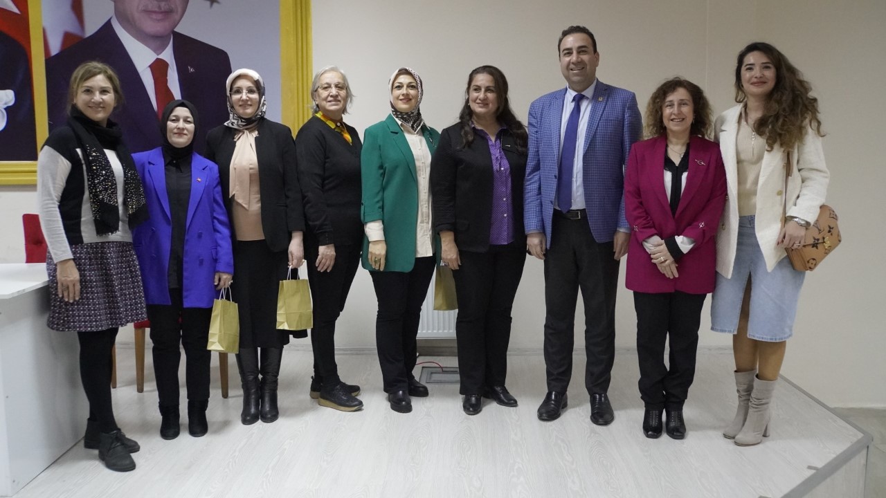 YALOVA’NIN KADIN MUHTARLARI ÜNİVERSİTEDE BİR ARAYA GELDİ
