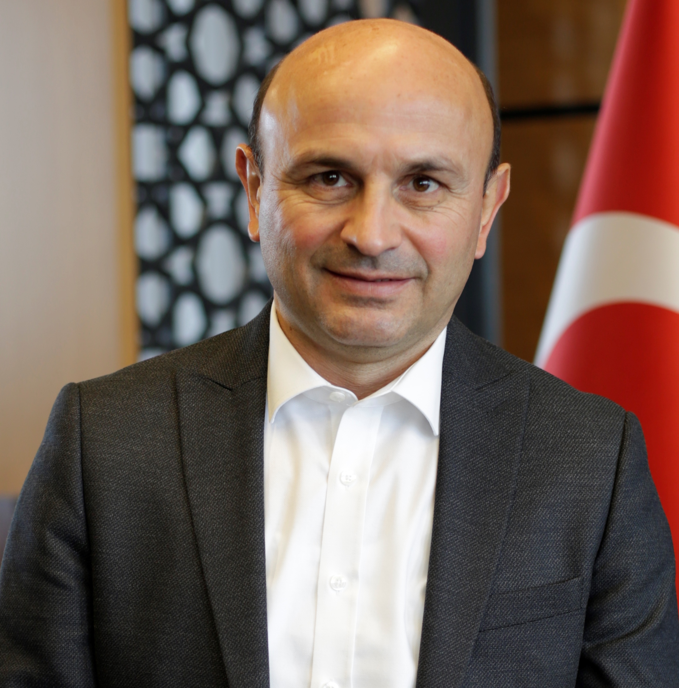 ORAL: GÖRME ENGELLİLERİMİZLE KOL KOLA YÜRÜYORUZ