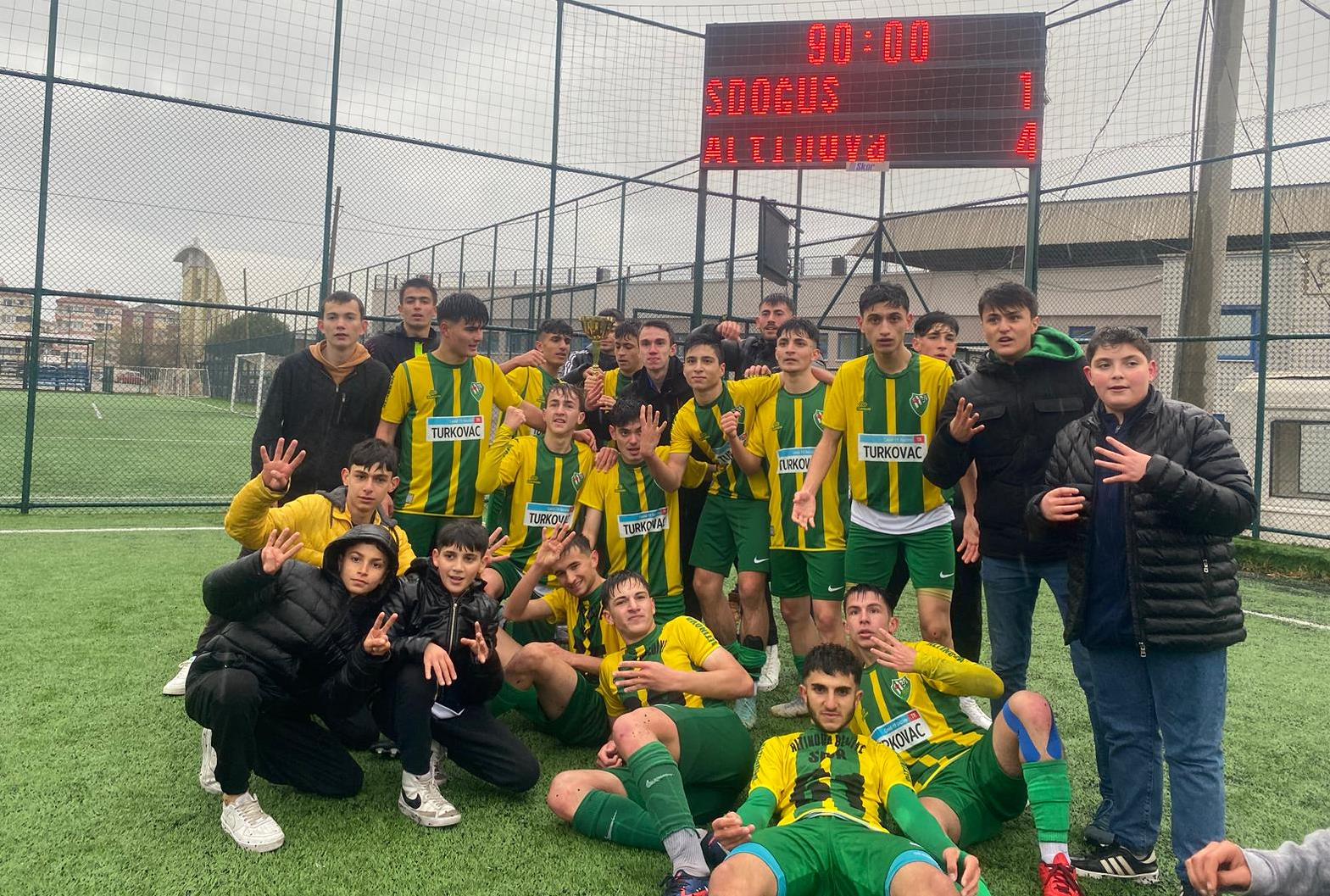 U18’DE ALTINOVA BELEDİYESPOR ŞAMPİYON