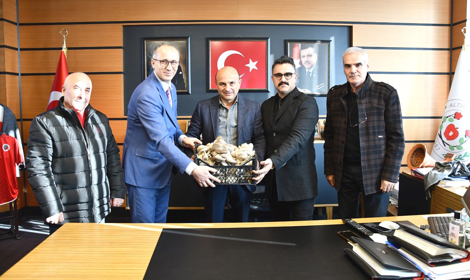 İSTİRİDYE MANTARI İKRAM ETTİLER