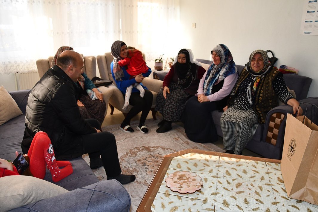 BAŞKAN ORAL’DAN İLÇE BÜYÜKLERİNE MORAL ZİYARETİ