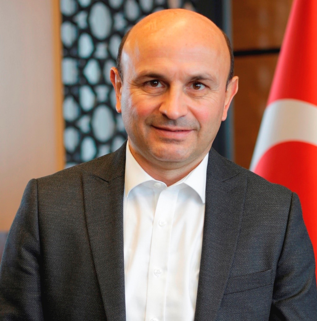 BAŞKAN ORAL, ÜÇ AYLARI VE KANDİLİ KUTLADI