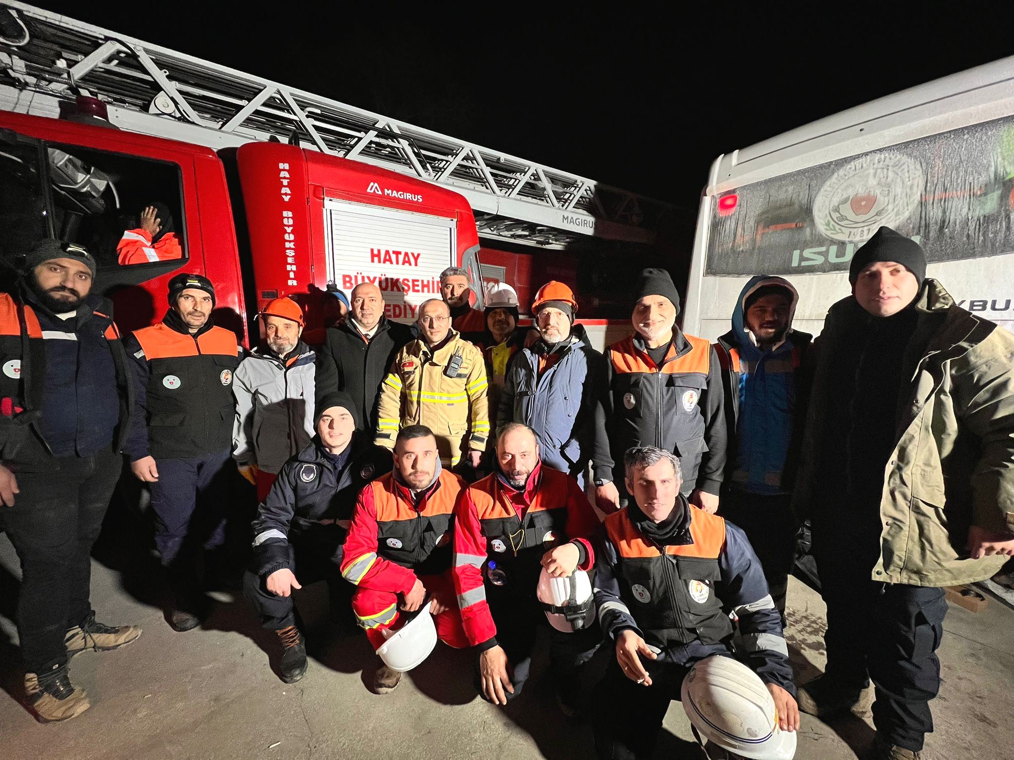 ALTINOVA KURTARMA EKİPLERİ BÖLGEYE ULAŞTI