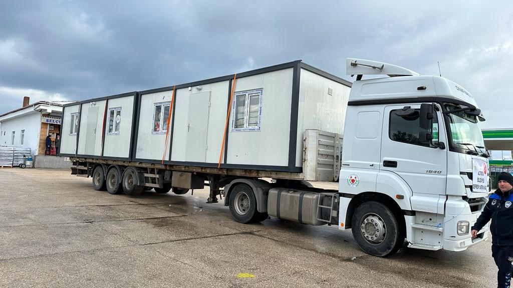ALTINOVA’DAN DEPREM BÖLGESİNE KONTEYNER GÖNDERİLDİ