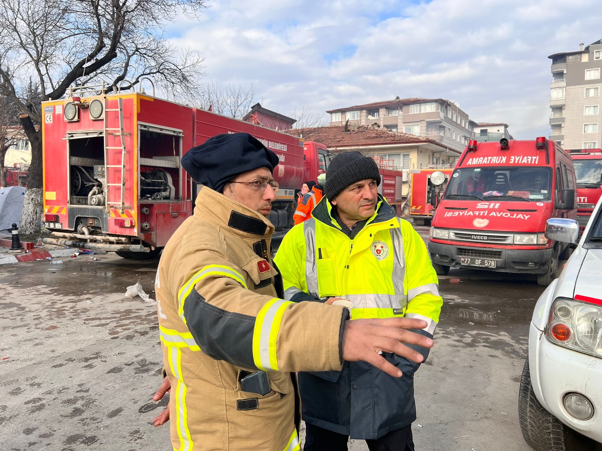 BAŞKAN ORAL, DEPREM BÖLGESİNDE