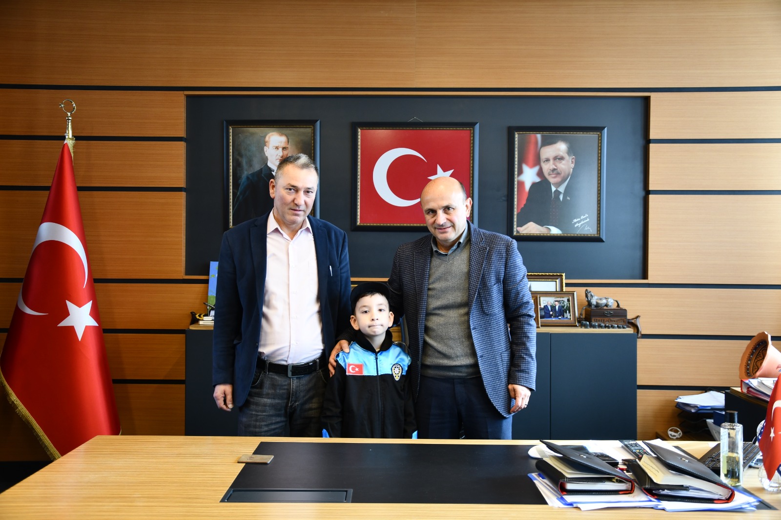 BAŞKAN ORAL, KÜÇÜK ÇOCUĞUN HAYALİNİ GERÇEKLEŞTİRDİ