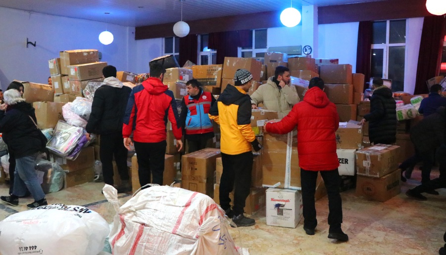 ÇİFTLİKKÖY’DEN İLK YARDIM TIRI YOLA ÇIKTI