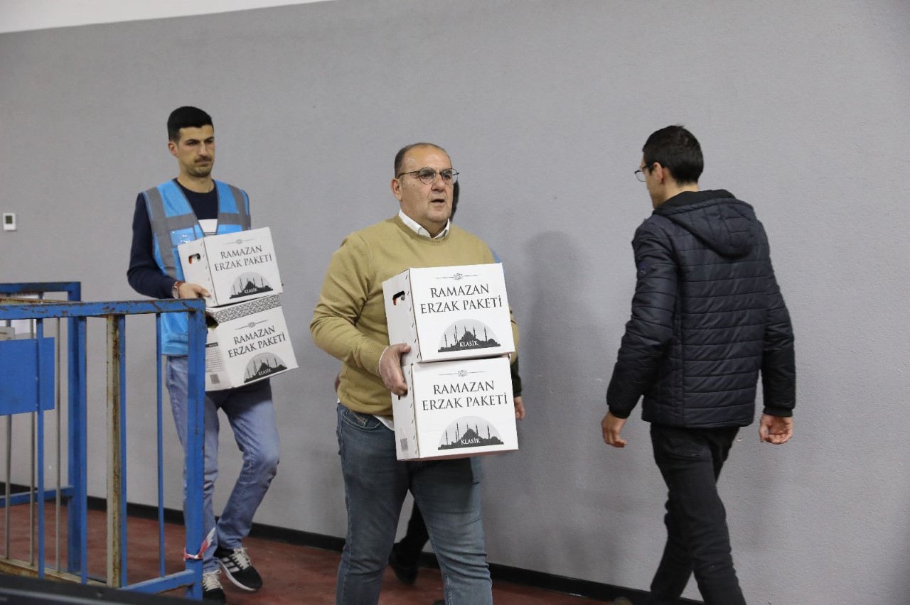 YARDIM KAMPANYASINA YALOVA’NIN YEREL SANATÇILARINDAN DESTEK