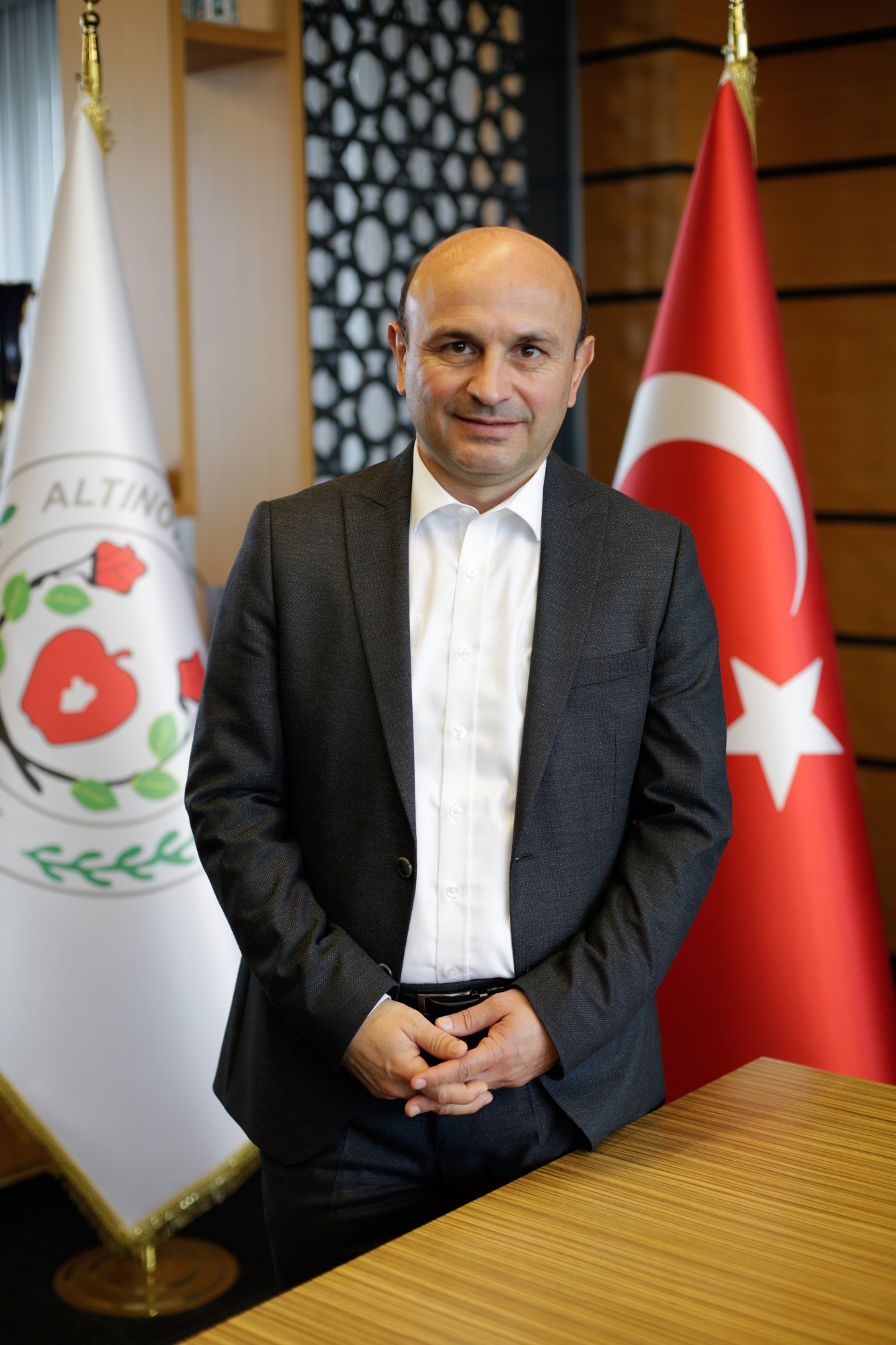 ORAL: YAŞLILARIMIZA MİNNET BORÇLUYUZ