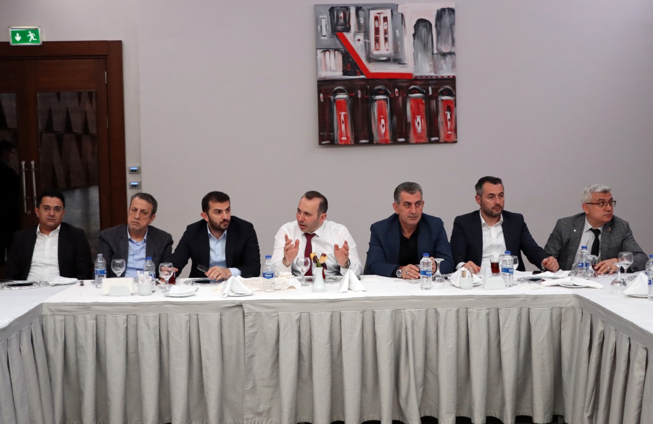 YENİ MİNİBÜS GÜZERGAHLARI İÇİN TOPLANTI YAPILDI