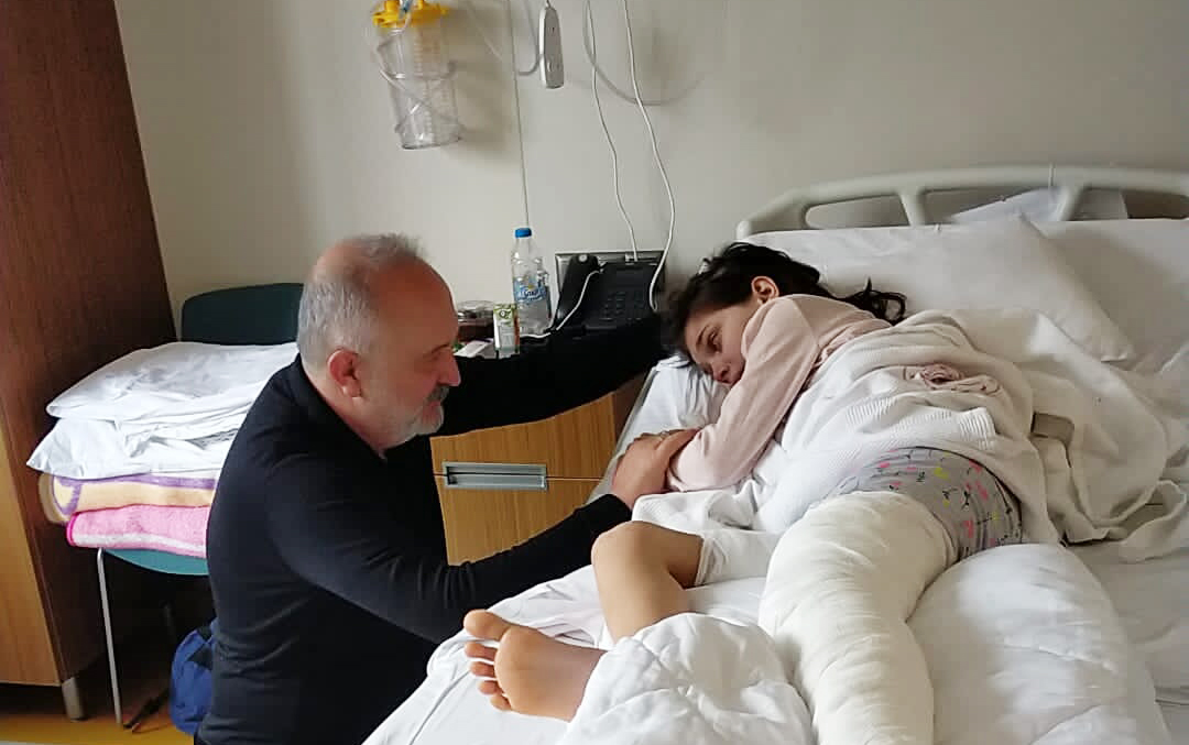 BAŞKAN SİLPAGAR MİNİK CEMRE’Yİ İSTANBUL’DA ZİYARET ETTİ