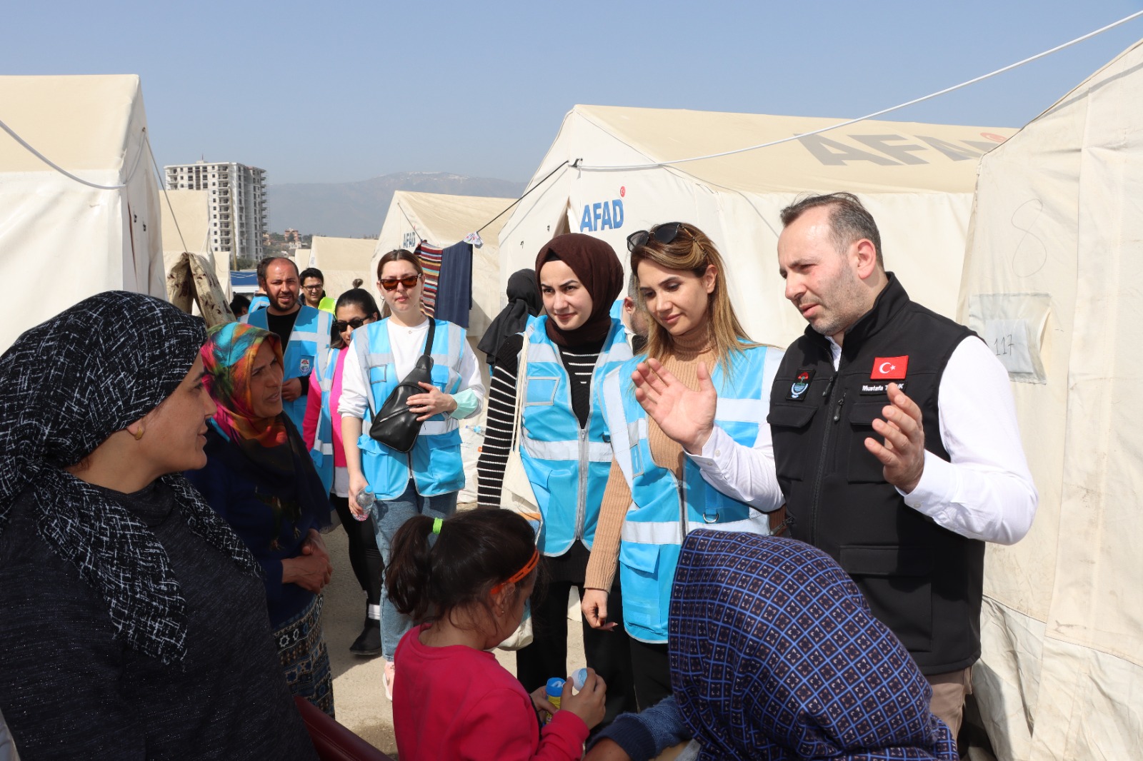 YALOVA BELEDİYESİ HATAY’DA DEPREMİN YARALARINI SARIYOR