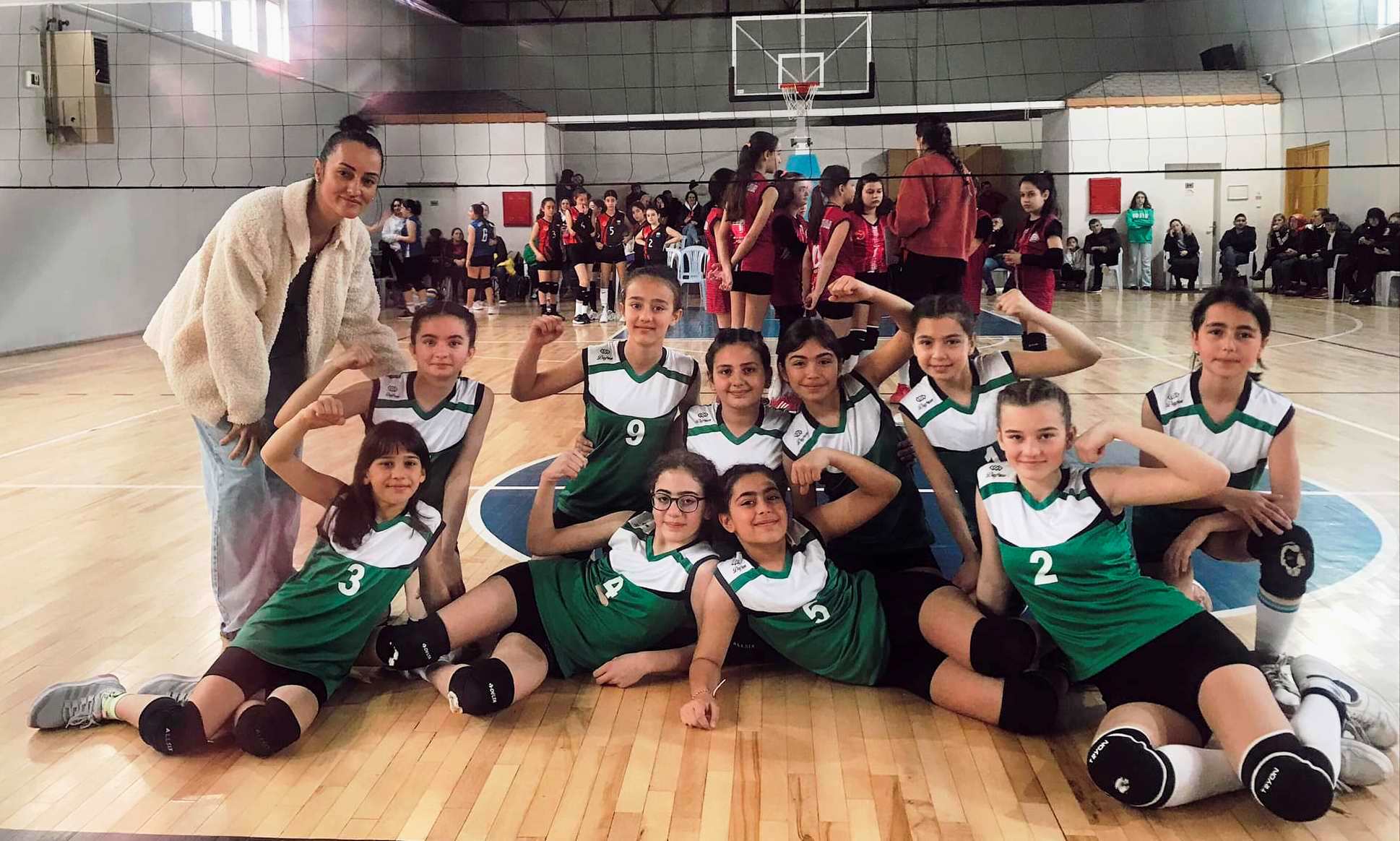 ALTINOVALI MİNİK VOLEYBOLCULAR, NAMAĞLUP ŞAMPİYON