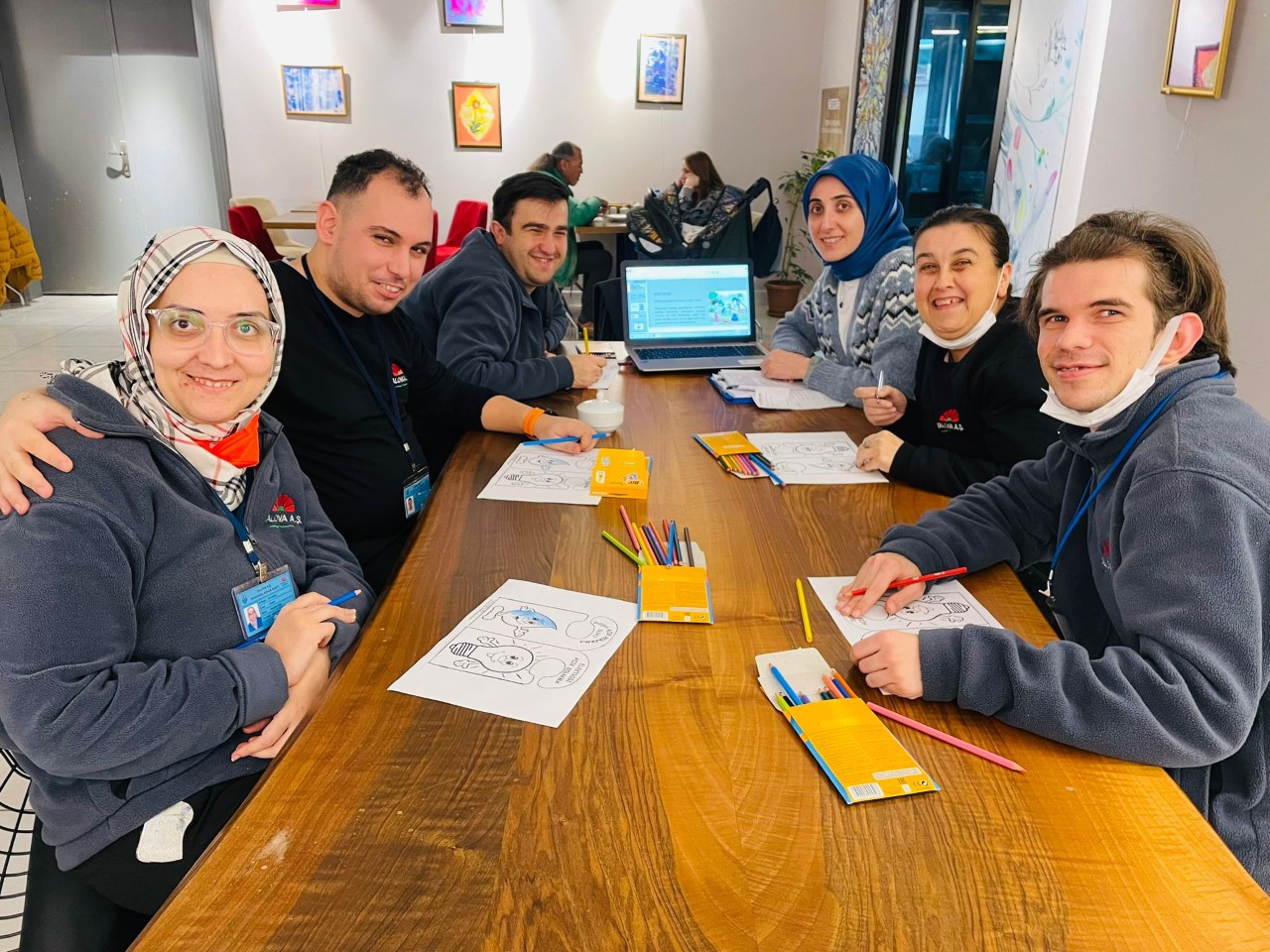 ÖZEL BİREYLER HEM EĞLENDİ HEM ÖĞRENDİ