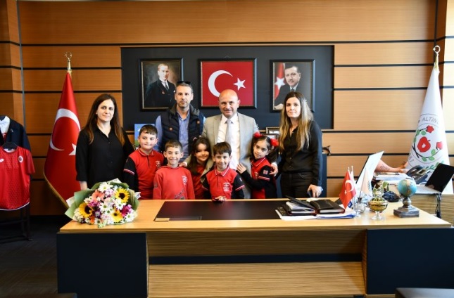 ORAL, KOLTUĞUNU DEVRETTİ