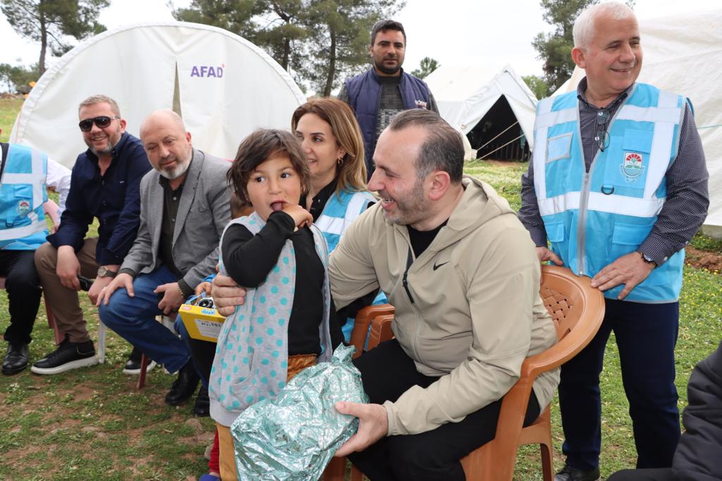 DEPREMZEDE ÇOCUKLARA 23 NİSAN HEDİYESİ