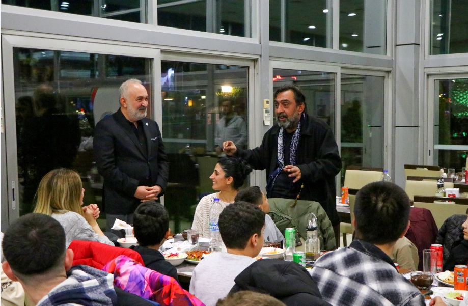 BAŞKAN SİLPAGAR ÖKSÜZ VE YETİM ÇOCUKLARLA İFTAR YAPTI