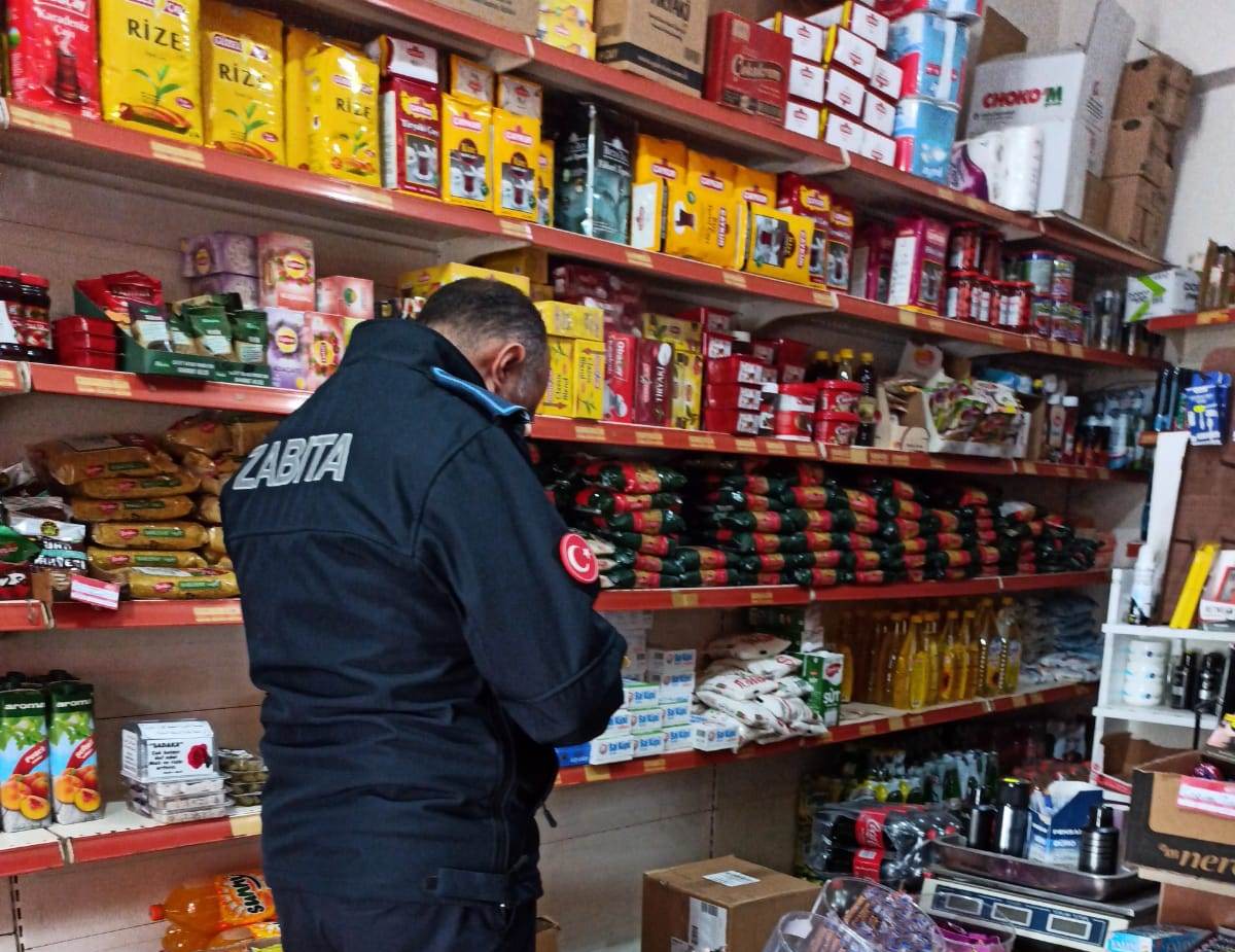 ALTINOVA’DA BAKKALLAR DENETLENDİ