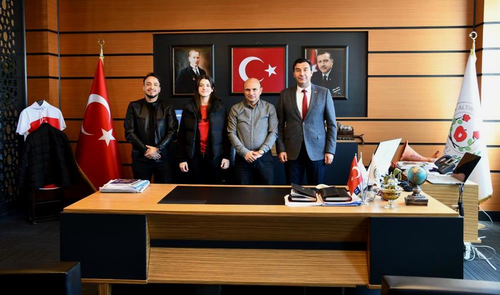 ŞAMPİYONDAN BAŞKAN ORAL’A ZİYARET