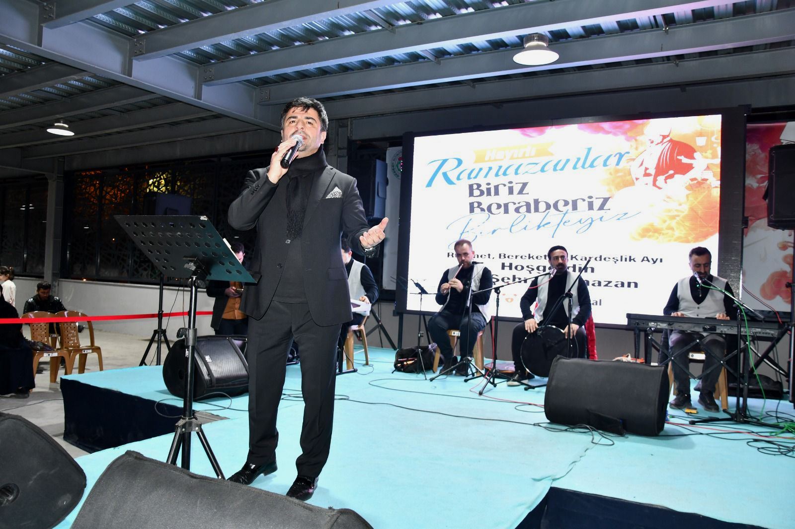 ÜNLÜ SANATÇI SEDAT UÇAN MEST ETTİ