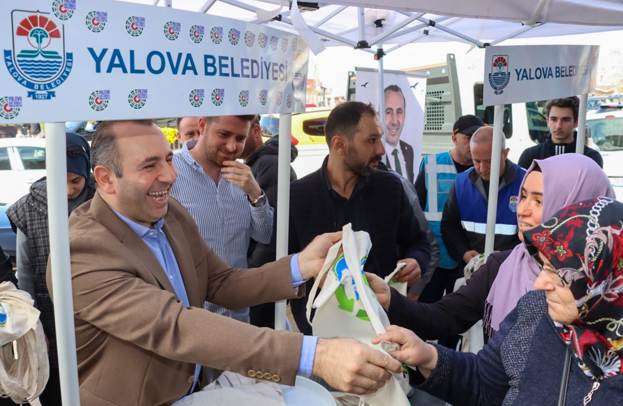 YALOVA BELEDİYESİ’NDEN ANLAMLI GÜNE ANLAMLI ETKİNLİK