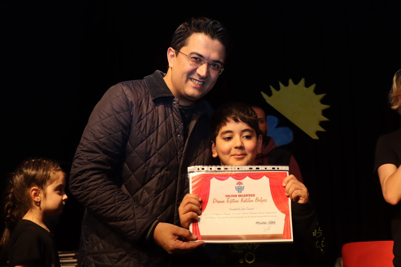 DRAMA KURSUNUN MİNİKLERİ BEĞENİ TOPLADI