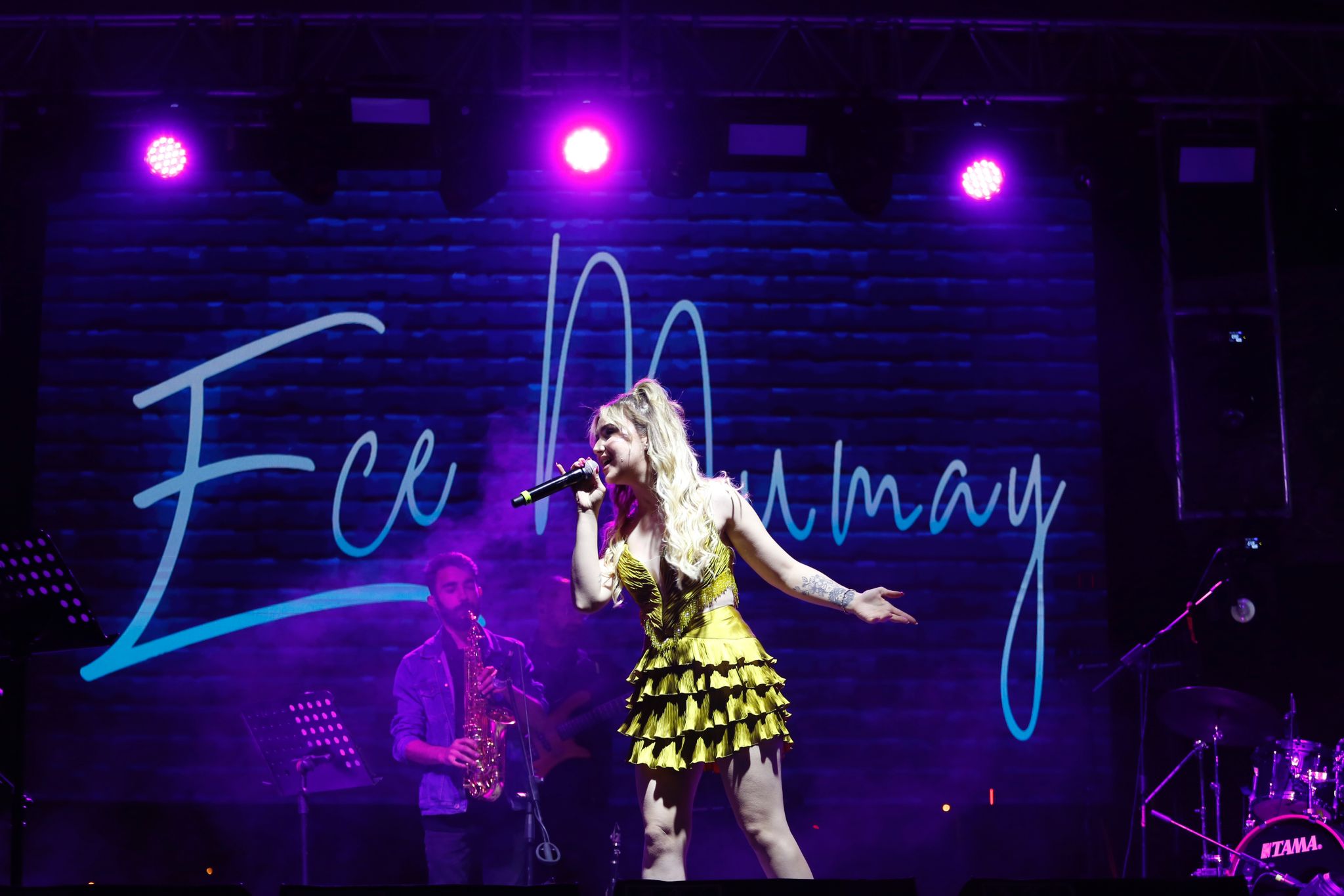 HERSEK SAHİLİ’NDE GENÇLİK FESTİVALİ COŞKUSU