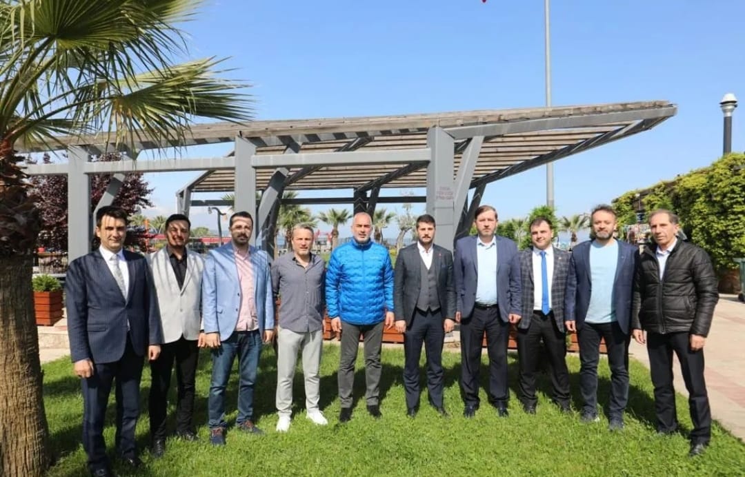 KARAMÜRSEL’DEN ‘DEMOKRASİ’ MESAJI