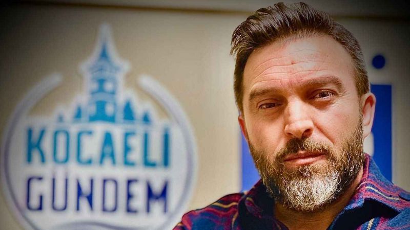 GAZETECİ SÜER BIÇAKLI SALDIRIYA UĞRADI, OĞLU YARALANDI