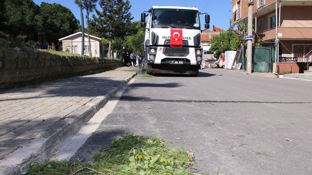 BAYRAKTEPE MAHALLESİ’NDE KAPSAMLI TEMİZLİK YAPILDI