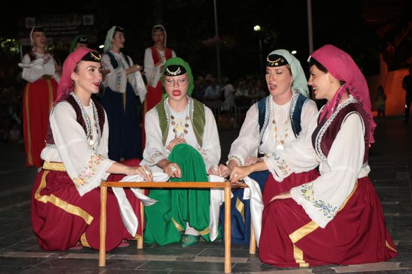 ÇINARCIK’TA TÜRK BOYLARI RÜZGARI ESTİ