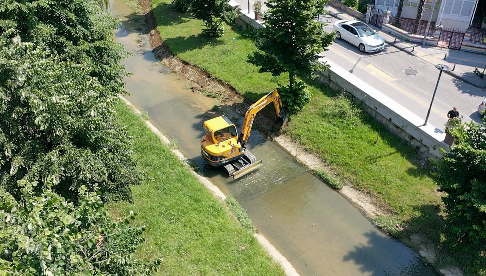 YALOVA BELEDİYESİ DERELERİ TEMİZLENİYOR